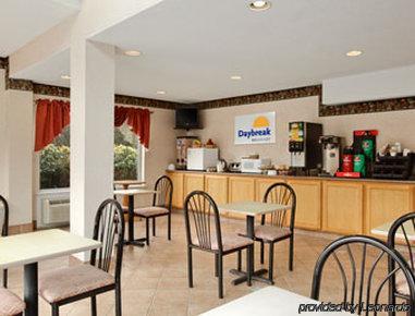 Days Inn & Suites By Wyndham Groton Near The Casinos Zewnętrze zdjęcie
